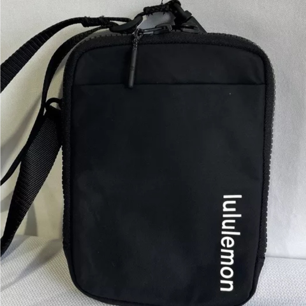 lululemon athletica Black unisex belt bag